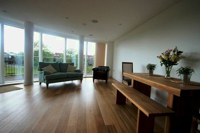 3 Bedroom Apartment To Rent In Keynes House, Kingsley Walk, Cambridge, CB5