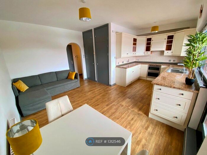 1 Bedroom Flat To Rent In Selborne Court, Reading RG1