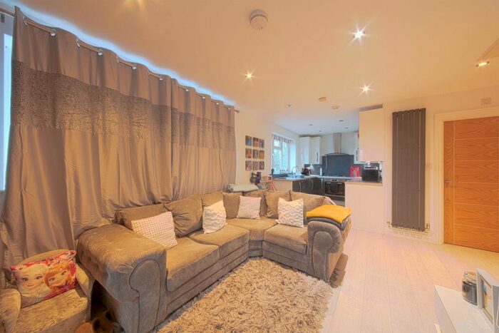 2 Bedroom Apartment To Rent In Welbeck Road, Maidenhead, SL6