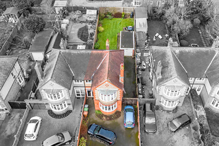 3 Bedroom Semi-Detached House For Sale In Northampton Road, Wellingborough, NN8