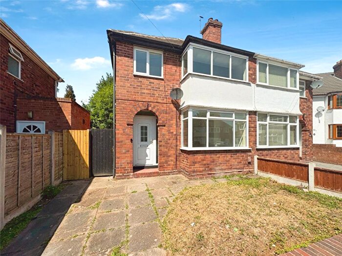 3 Bedroom Semi-Detached House To Rent In Lawfred Avenue, Wolverhampton, West Midlands, WV11