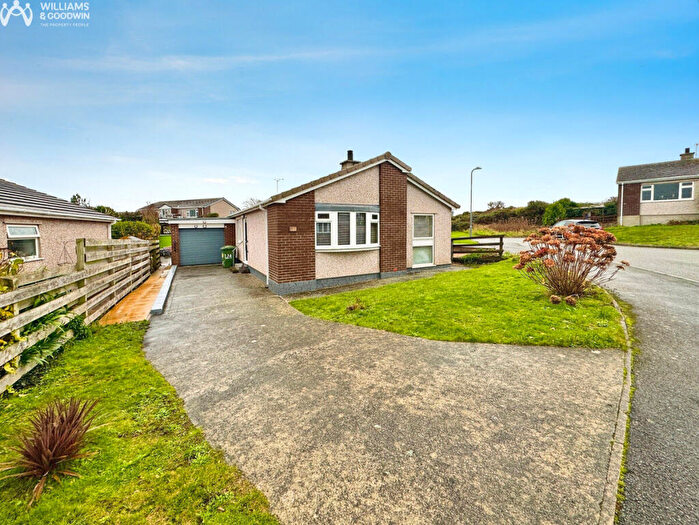 3 Bedroom Detached Bungalow For Sale In Yr Ogof, Holyhead, Anglesey, LL65