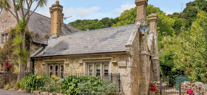 2 Bedroom Cottage To Rent In Seven Sisters Road, St Lawrence, PO38