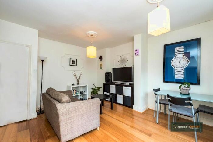1 Bedroom Flat To Rent In Oaklands Grove, Shepherds Bush, London, W12