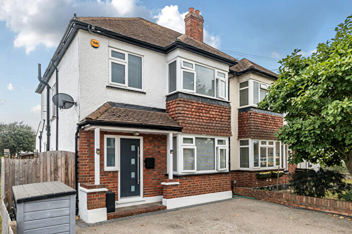 3 Bedroom Semi-Detached House For Sale In Lower Gravel Road, Bromley, BR2