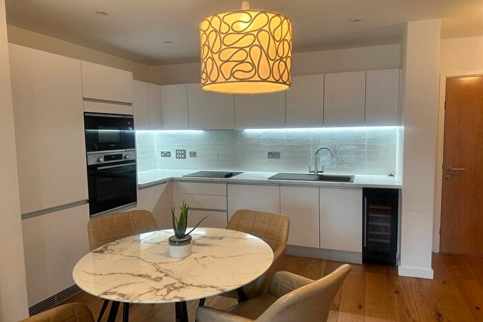 2 Bedroom Flat To Rent In Axium, Windmill St, Birmingham, B1