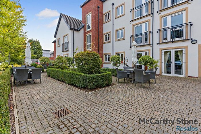 2 Bedroom Flat For Sale In Brindley Gardens, Bilbrook, Wolverhampton, WV8
