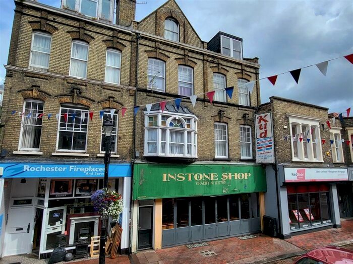 1 Bedroom Flat To Rent In High Street, Rochester, ME1