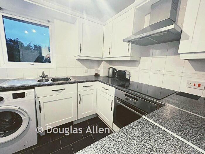 1 Bedroom Flat For Sale In Warwick Close, Hornchurch, Essex, RM11