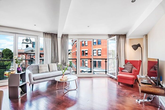 2 Bedroom Flat To Rent In Long Lane, Borough, London, SE1