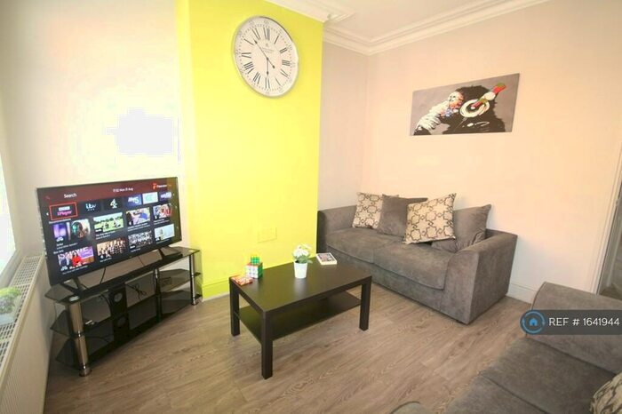 4 Bedroom End Of Terrace House To Rent In Stepping Lane, Derby, DE1