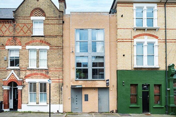 2 Bedroom Flat To Rent In Ostade Road, Brixton, SW2