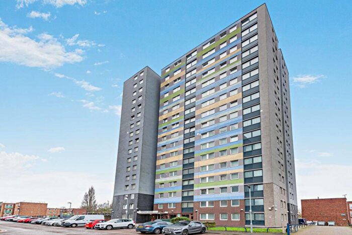 2 Bedroom Flat For Sale In Harts Lane, Barking, IG11