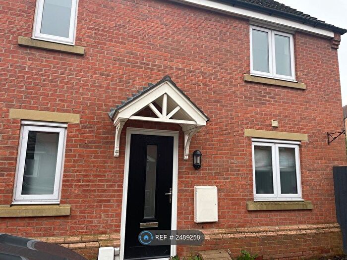 3 Bedroom Semi-Detached House To Rent In Geddington Road, Peterborough, PE2
