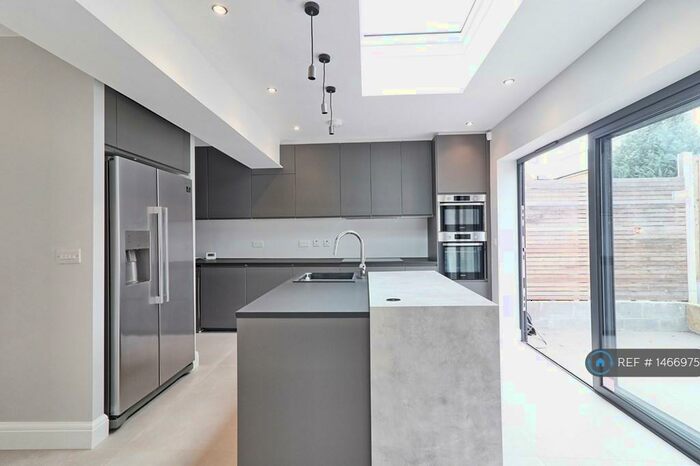 4 Bedroom Terraced House To Rent In Chelmsford, Chelmsford, CM1