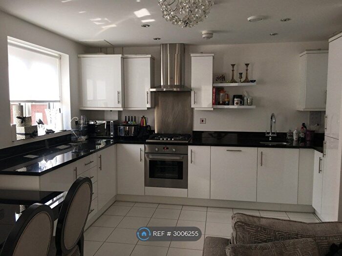 2 Bedroom Flat To Rent In Todd Close, Borehamwood, WD6