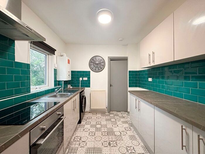 5 Bedroom Maisonette To Rent In Stuart Terrace, Gateshead, NE10