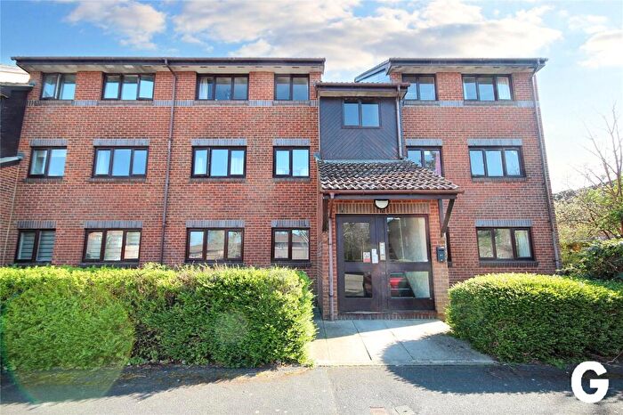 2 Bedroom Apartment For Sale In Euston Grove, Ringwood, Hampshire, BH24