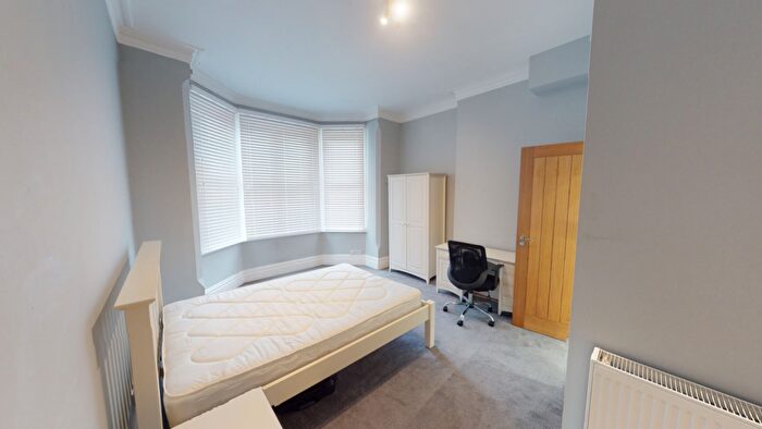 7 Bedroom Semi-Detached House To Rent In Foxhall Road, NG7