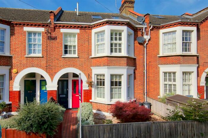 2 Bedroom Maisonette To Rent In Burntwood Lane, London, SW17
