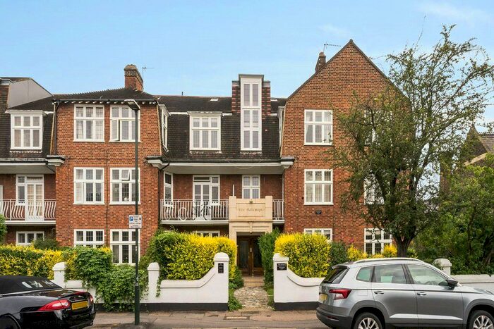 2 Bedroom Flat To Rent In The Gateways, Park Lane, Richmond, TW9