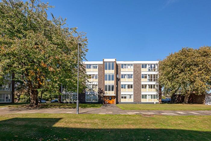 2 Bedroom Flat For Sale In Lowick Court, South Gosforth, Newcastle Upon Tyne, NE3