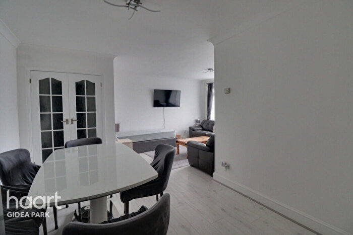 2 Bedroom Apartment For Sale In Ferguson Court, Romford, RM2