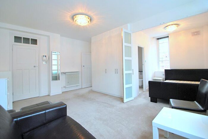 Flat To Rent In Mortimer Court, Abbey Road, London, NW8