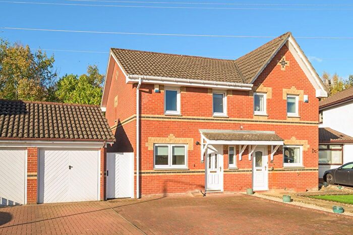 3 Bedroom Semi Detached House For Sale In Park Road, Falkirk, FK2