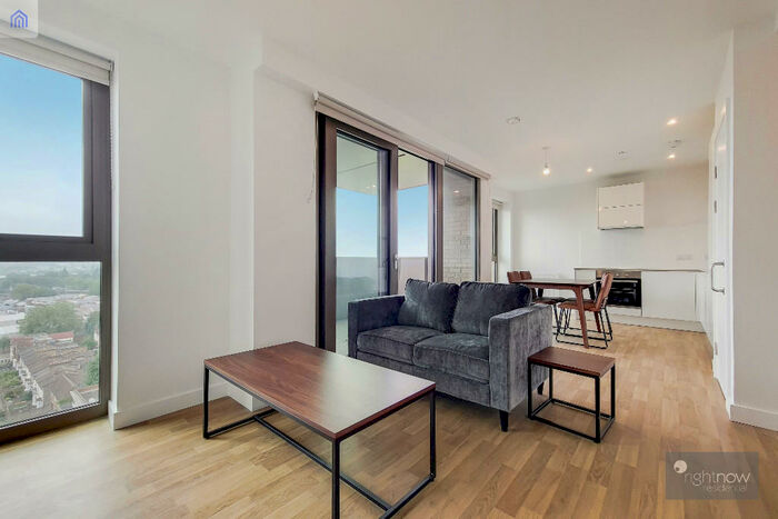 Flat To Rent In Clarendon Place, London, W2