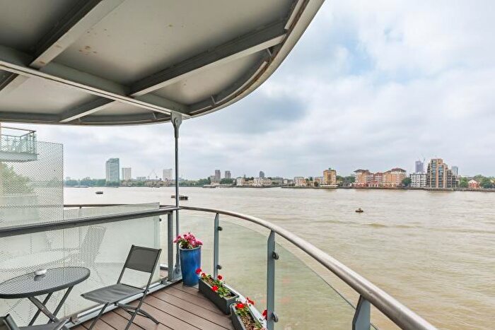 2 Bedroom Flat For Sale In Ocean Wharf, Westferry Road, London, E14