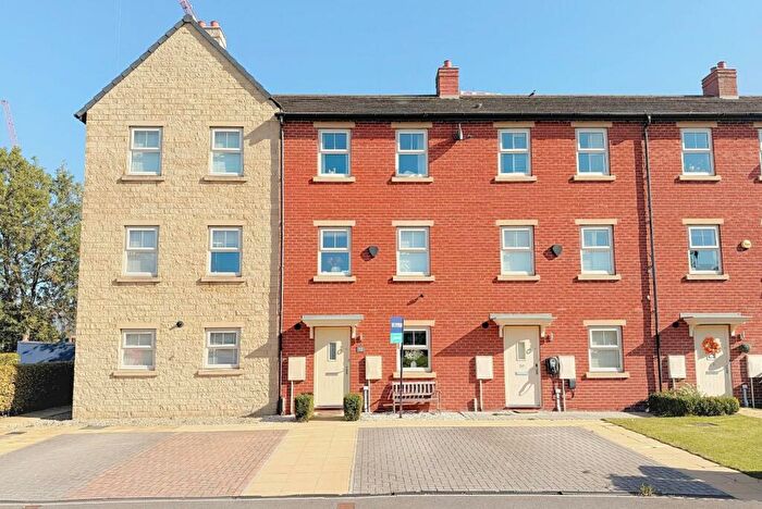 3 Bedroom Terraced House For Sale In Holts Crest Way, Leeds, LS12