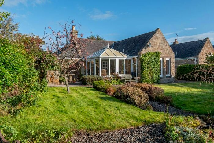 3 Bedroom Semi-Detached House For Sale In Dairsie, Cupar, KY15