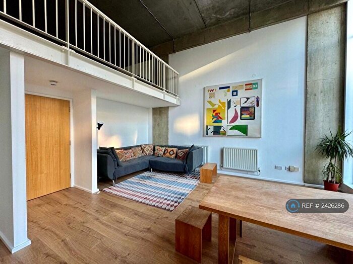 2 Bedroom Flat To Rent In Kings Wharf, London, E8