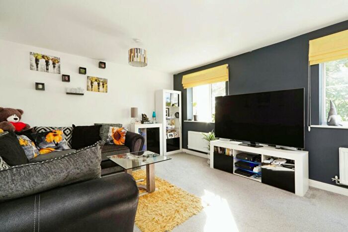 3 Bedroom Terraced House For Sale In Horsforde View, Leeds, LS13