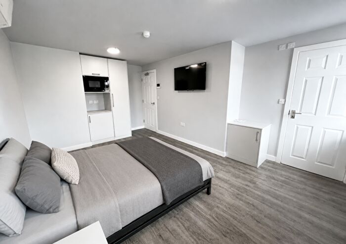 House Of Multiple Occupation To Rent In Milton Road, Swanscombe, Kent, DA10