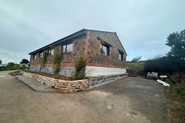 3 Bedroom Bungalow To Rent In New Portreath Road, Redruth, TR16