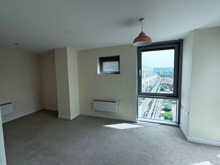 2 Bedroom Apartment For Sale In Apartment Anchorpoint, Bramall Lane, Sheffield, South Yorkshire, S2