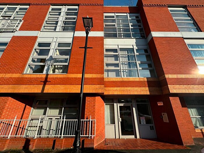 1 Bedroom Flat To Rent In Apartment, Platinum, Branston Street, Birmingham, B18