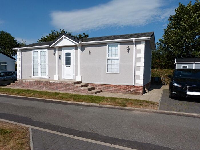 2 Bedroom Park Home For Sale In Manor Park, Penwithick, PL26