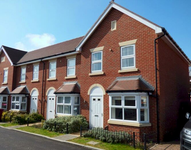 2 Bedroom End Of Terrace House To Rent In Reservoir Crescent, Reading, RG1