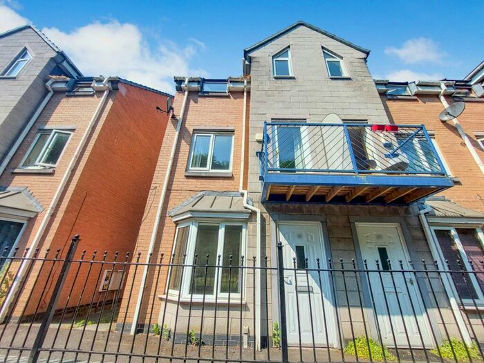 4 Bedroom Terraced House To Rent In Dearden Street, Hulme, Manchester, M15