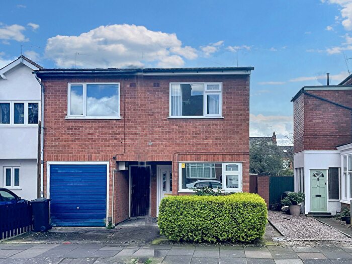 2 Bedroom Semi-Detached House For Sale In South Knighton Road, Leicester, LE2