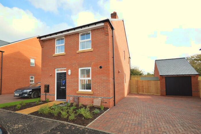 3 Bedroom Detached House To Rent In Hamilton Way, Westhampnett, Chichester, PO18