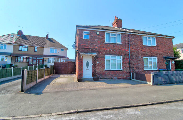 3 Bedroom Semi Detached House For Sale In The Coppice, Tipton, DY4