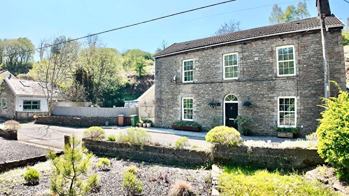 5 Bedroom Property For Sale In Railway Terrace, Hollybush, NP12