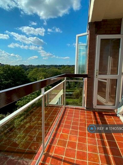 2 Bedroom Penthouse To Rent In Shepherd's Hill, Highgate, London, N6