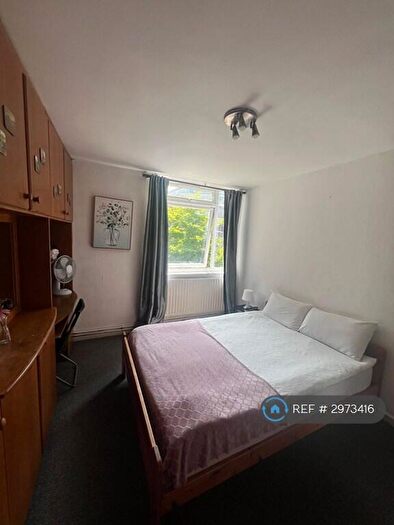 2 Bedroom Flat To Rent In Throsby Street, London, N1