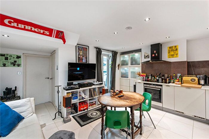 2 Bedroom Flat To Rent In Albion Road, London, N16