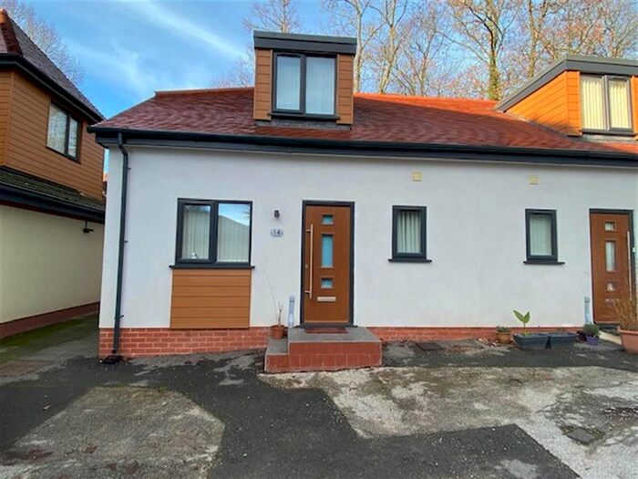 2 Bedroom Flat To Rent In New Penkridge Road, Cannock, WS11